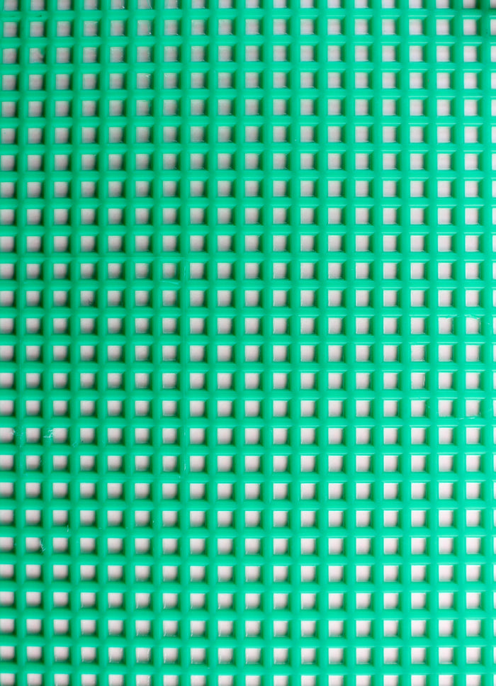 7 Mesh Count Christmas Green Plastic Canvas Sheet 10.5 x 13.5 Inch 1 Sheet - artcovecrafts.com