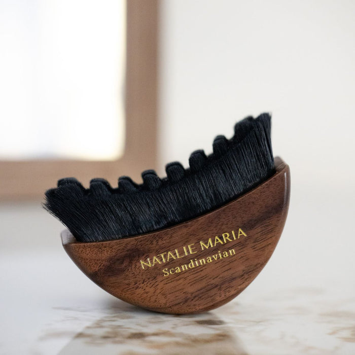 FORUDBESTILLING: Natalie Maria Scandinavian | THE ORIGINAL | Depuff Face brush i valnød
