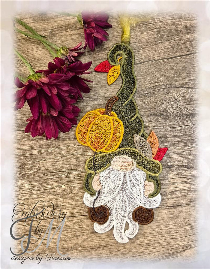 Gnome boy thanksgiving / 5x7 hoop/ two variations