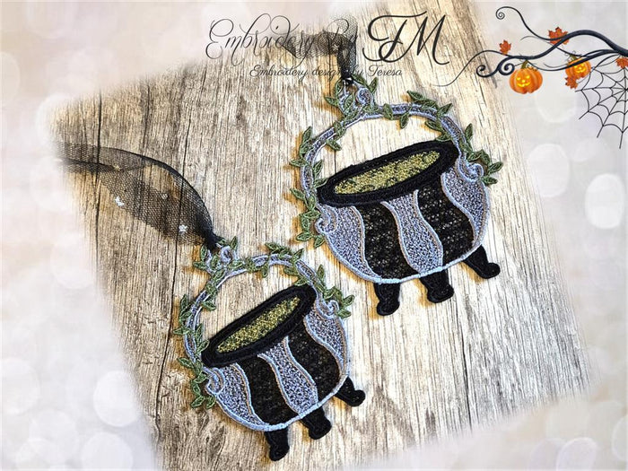 Witch's cauldron/two sizes/two variations