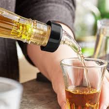 1.5 OZ. CLEAR SPOUT / YELLOW T AIL MEASURED LIQUOR POURER WIT