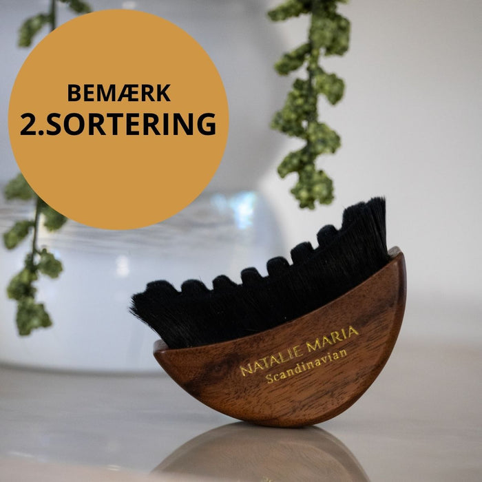 2. SORTERING | Natalie Maria Scandinavian | THE ORIGINAL | Depuff Face brush i valnød