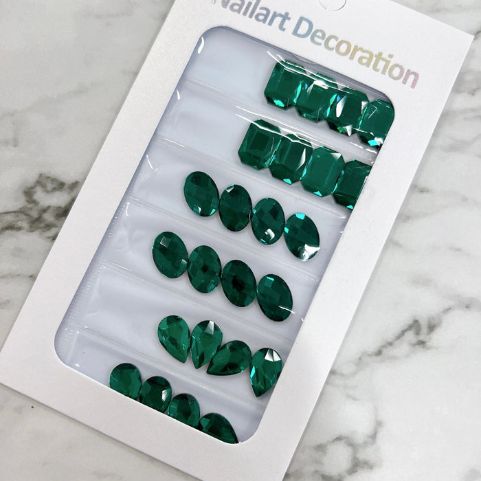Big Flat Back GREEN Rhinestone - Nail Charm - Christmas New year