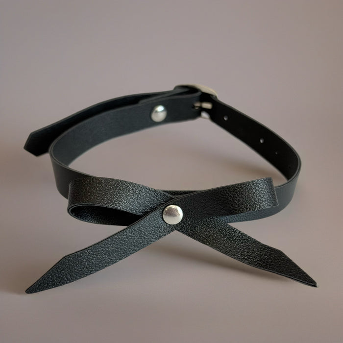 Black Bow Tumbler Bracelet