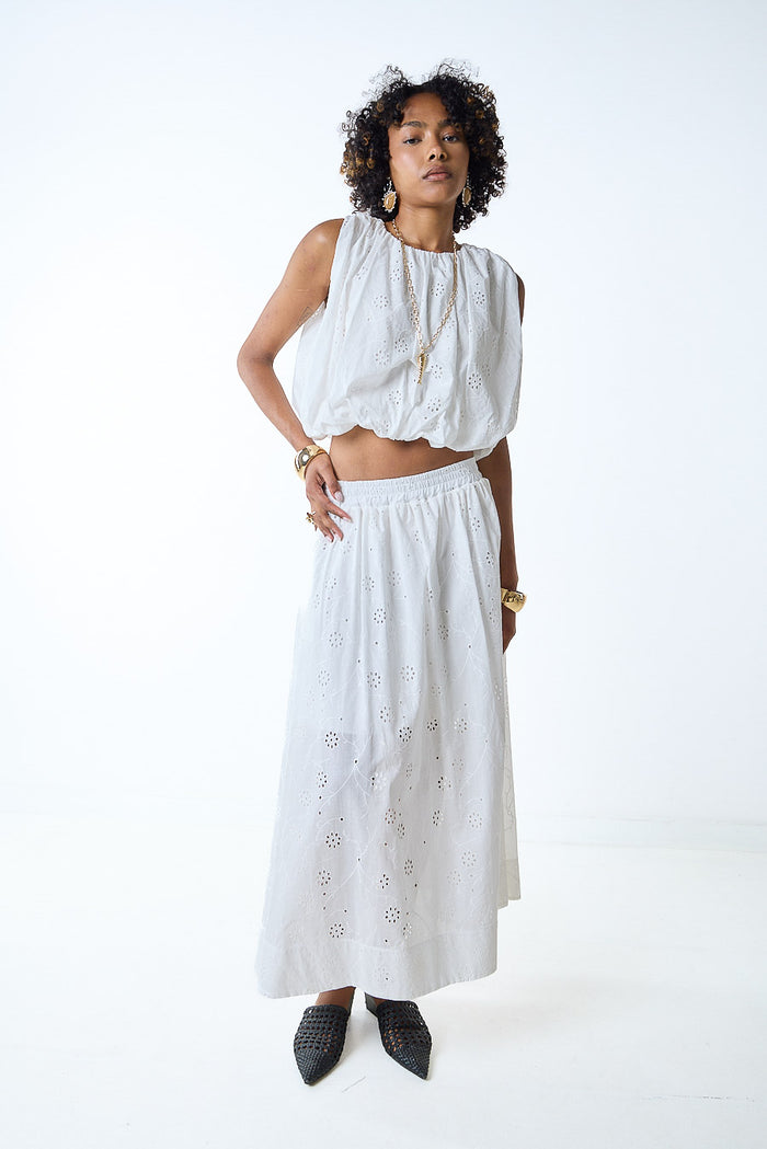 Broderie anglaise sleeveless elastic hem cropped top wholesale