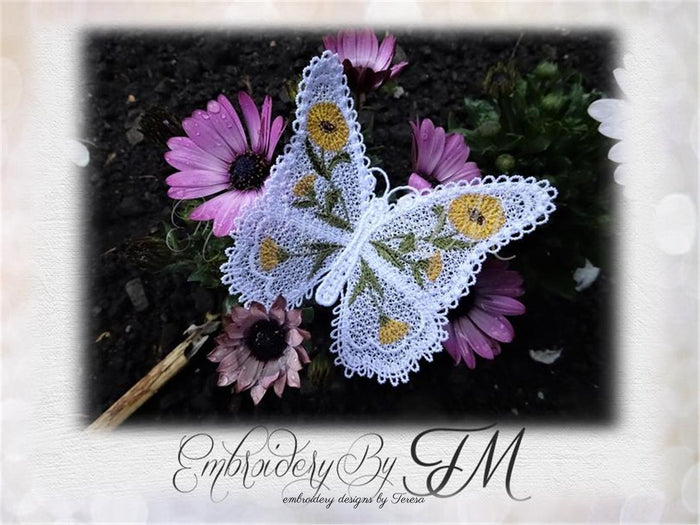 Butterfly October / 4x4 hoop