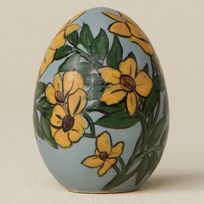 Close-up details of the ceramic handcrafted egg.