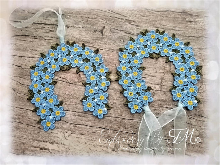Horseshoe made of flowers FSL - Forget-me-not / 5x7 hoop