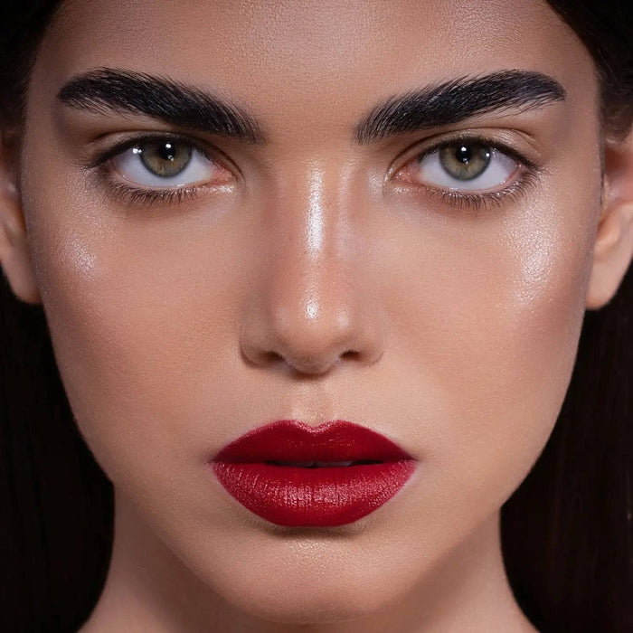 I Need a Rouge Lip Styletto model look.