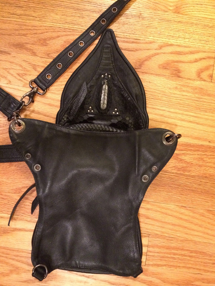 JUNGLE TRIBE PREDATOR PREY BLASTING BAG