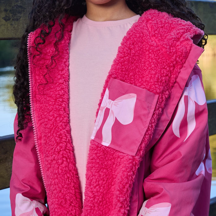 Kids Water Resistant Bow Print Sherpa Drying Robe - Pink 🇬🇧