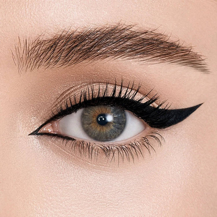 Macro Blade Liquid Liner model look - eye close-up.
