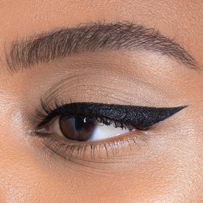 Macro Blade Liquid Liner model look - eye close-up.