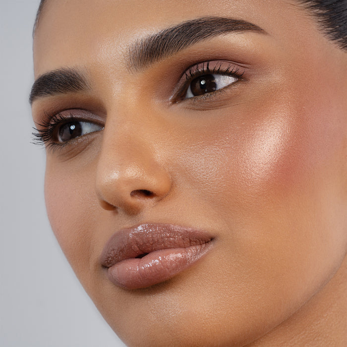 Mini Rose Cheek Duo model look on a light background.