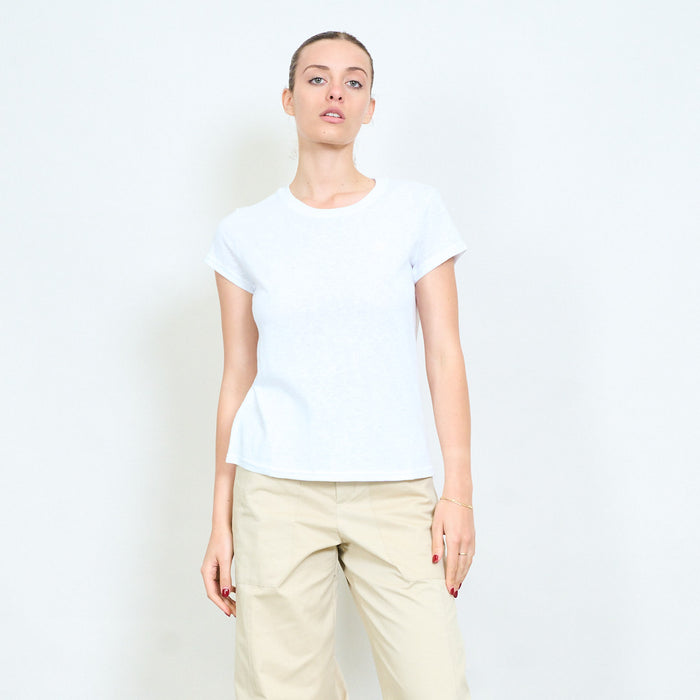 Minimal chest logo detail fitted short sleeve t-shirt with clean round neckline wholesale