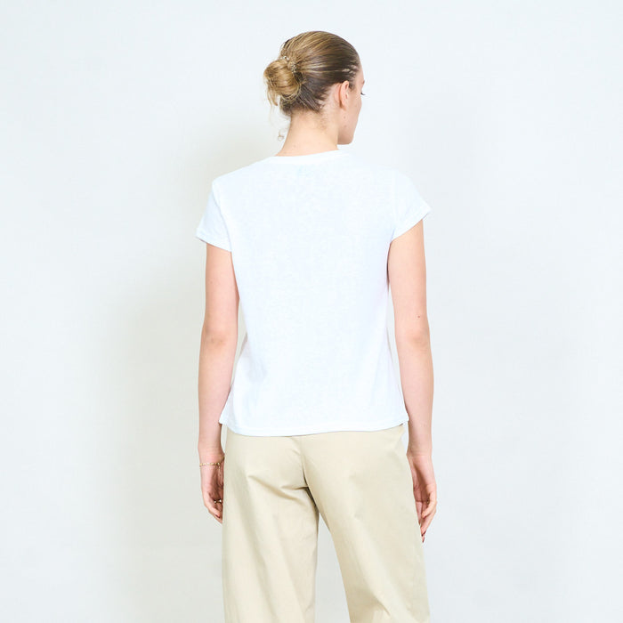 Minimal chest logo detail fitted short sleeve t-shirt with clean round neckline wholesale