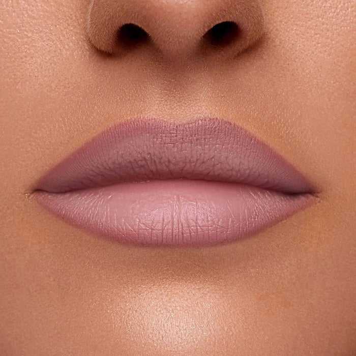 My Dream Lip Crayon model look - lips close-up.