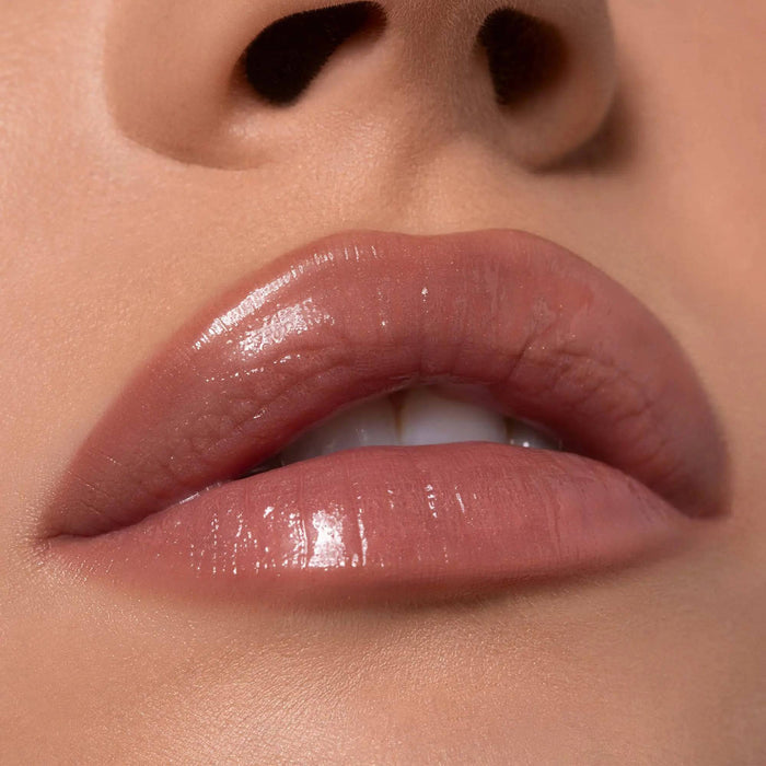 My Dream Lip Gloss model look - lips close-up.