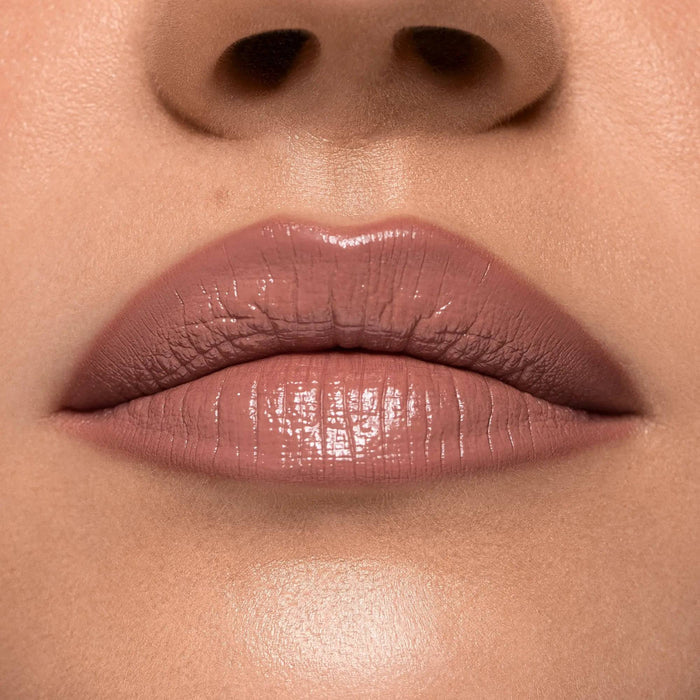 My Dream Lipstick model look - lips close-up.