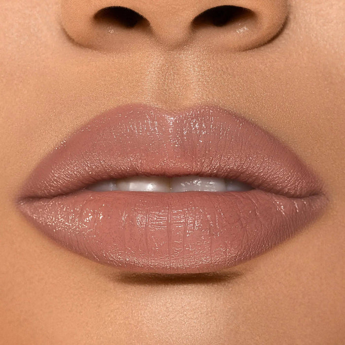 My Dream Lipstick model look - lips close-up.