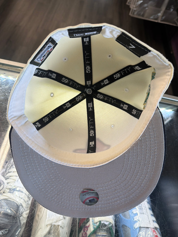New Era 59FIFTY fitted hat “Boston Red Socks White Dome Fenway Park”