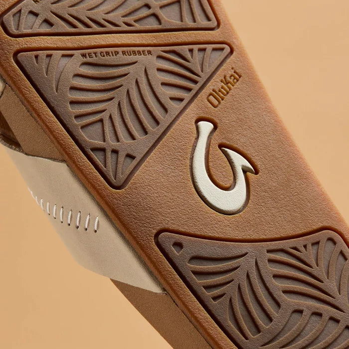 OluKai Women's Kīpe‘a ‘Olu Sandal