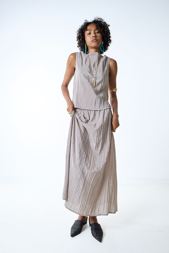 Pleated flowy maxi skirt wholesale