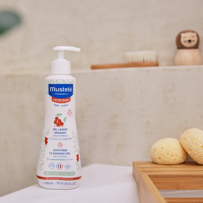 MUSTELA Soothing Cleansing Gel With Organically Farmed Schisandra 300ml | Isetan KL Online Store