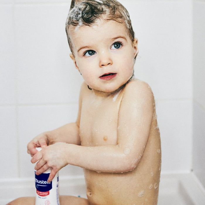MUSTELA Soothing Cleansing Gel With Organically Farmed Schisandra 300ml | Isetan KL Online Store