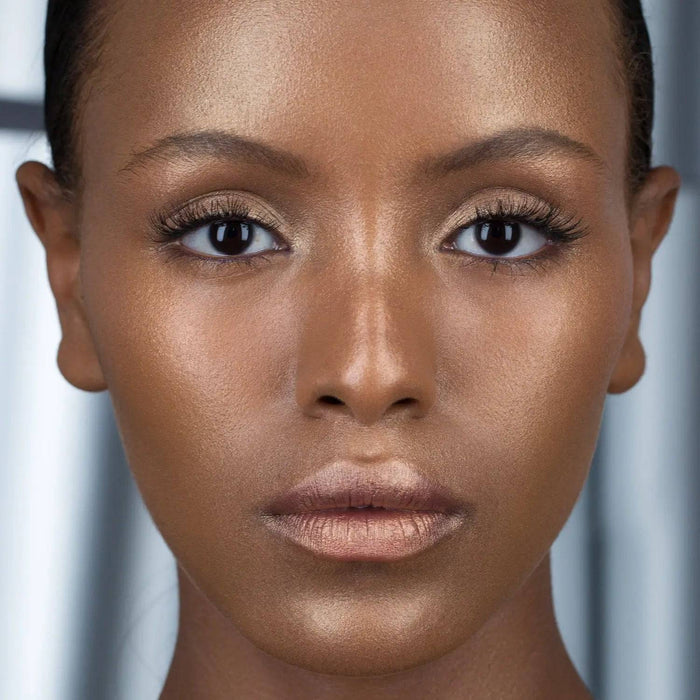 Super Glow Highlighter model look.