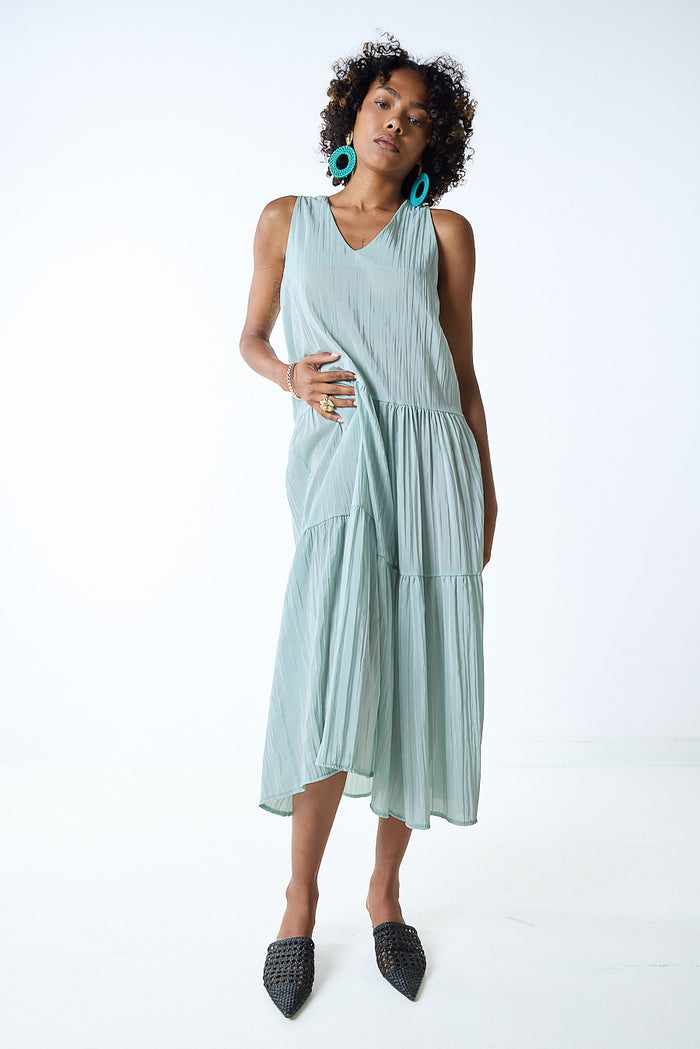 Textured asymmetric tiered sleeveless midi dress wholesale