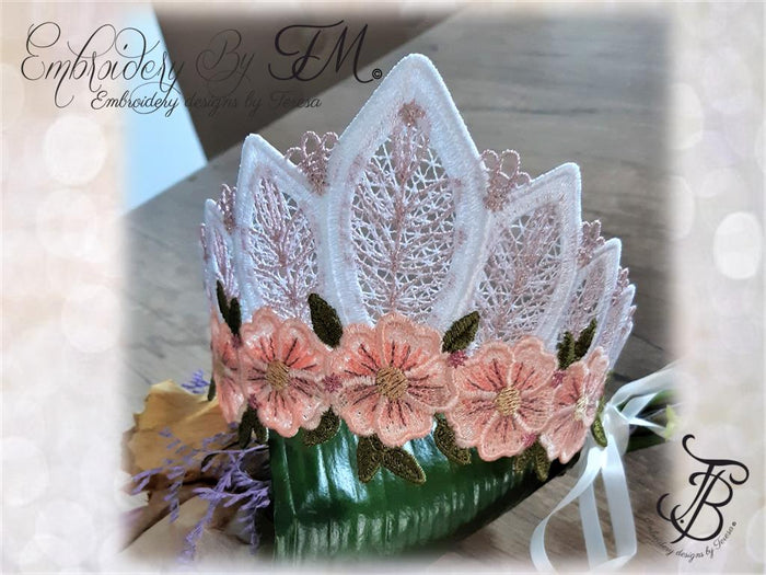 Tiara with flowers FSL / 6x10 hoop and 5x7 hoop
