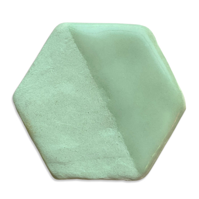 UG628 - Leaf Green Underglaze