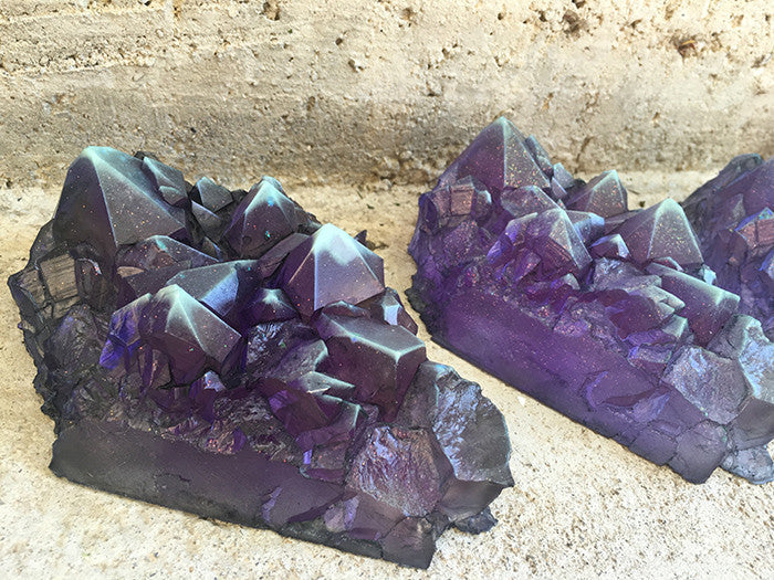 URETHANE GLOW IN THE DARK CRYSTAL- LARGE ( DEEP BLUE)