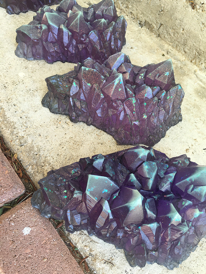 URETHANE GLOW IN THE DARK CRYSTAL- LARGE ( DEEP BLUE)