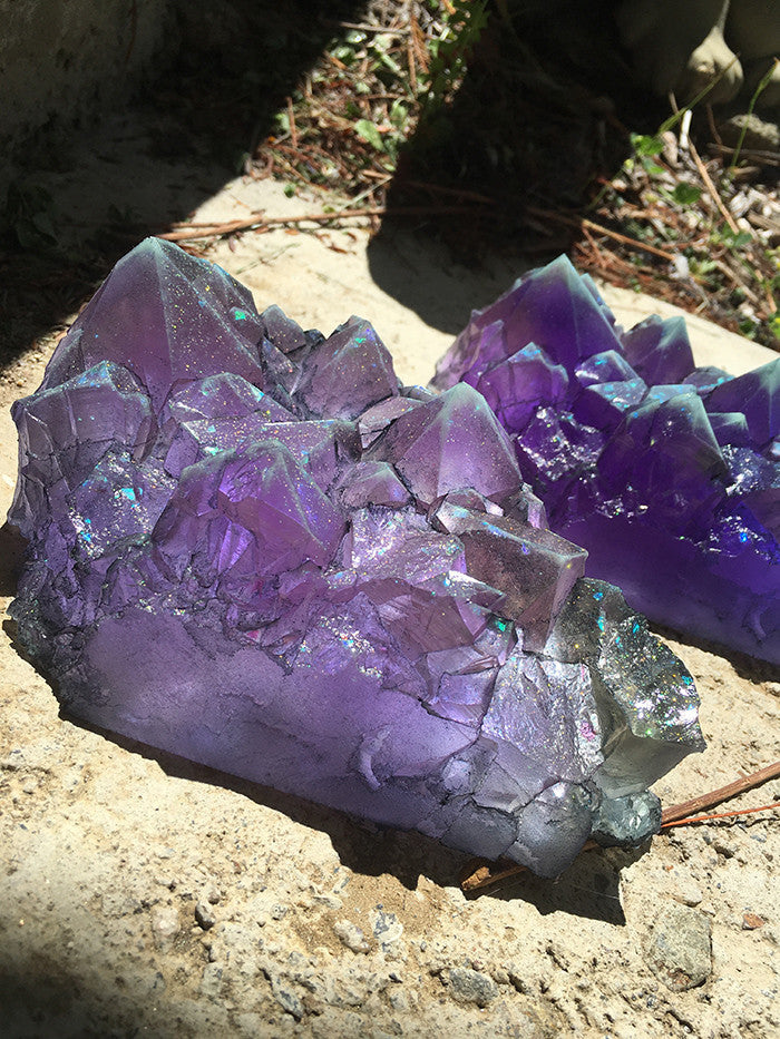 URETHANE GLOW IN THE DARK CRYSTAL- LARGE ( DEEP BLUE)