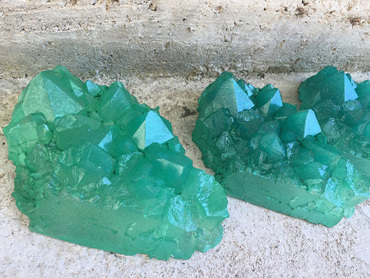 URETHANE GLOW IN THE DARK CRYSTAL- LARGE ( EMERALD GREEN)