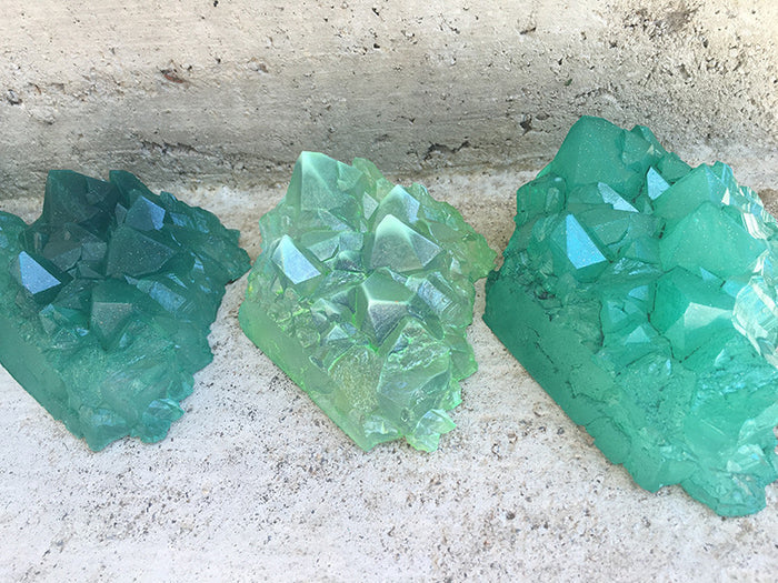 URETHANE GLOW IN THE DARK CRYSTAL- LARGE ( EMERALD GREEN)