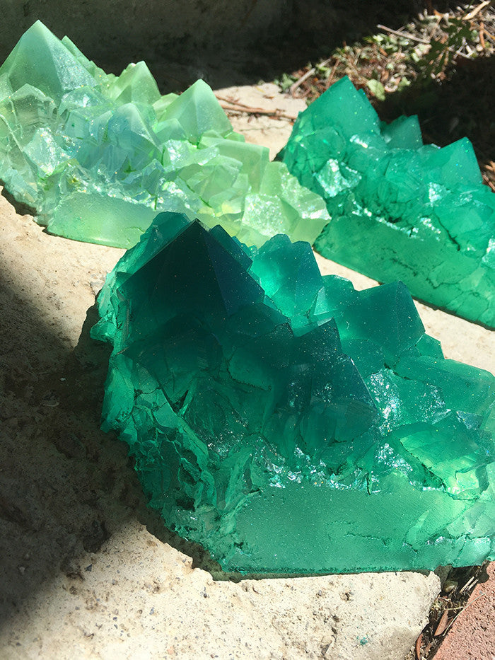 URETHANE GLOW IN THE DARK CRYSTAL- LARGE ( EMERALD GREEN)