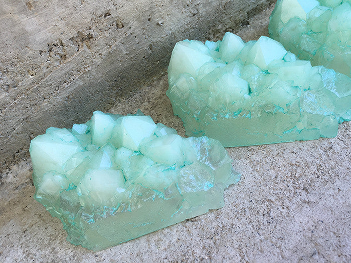 URETHANE GLOW IN THE DARK CRYSTAL- LARGE ( MINT GREEN)