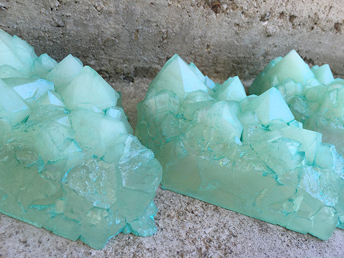 URETHANE GLOW IN THE DARK CRYSTAL- LARGE ( MINT GREEN)