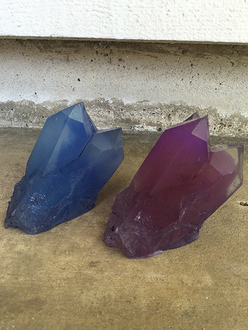 URETHANE GLOW IN THE DARK WALL CRYSTAL- MEDIUM- BLUE/PURPLE