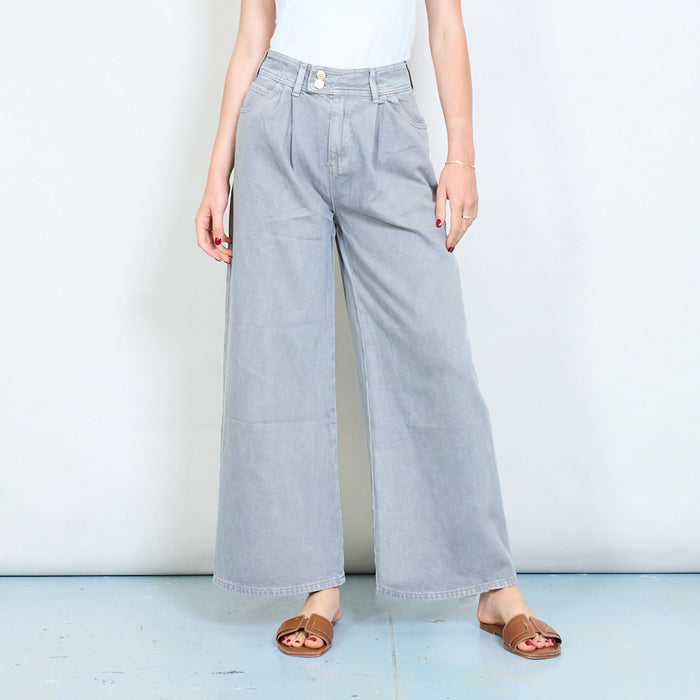 Washed denim high waist jeans with double button waistband and tapered fit wholesale