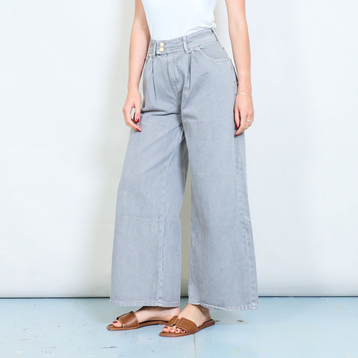 Washed denim high waist jeans with double button waistband and tapered fit wholesale
